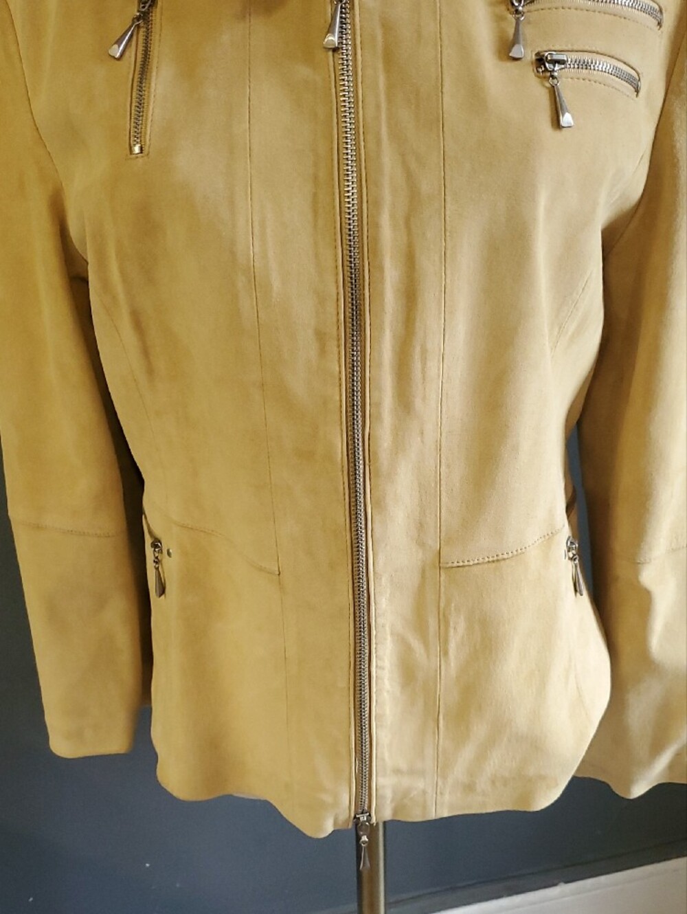 Women’s Tan Suede Moto  Zip-Front Leather Jacket - Picture 4 of 17